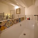 Historic モーディカ